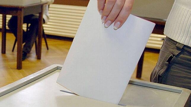 Bild : 111 Bewerber kandidieren für einen Sitz im Gemeinderat der Doppelstadt