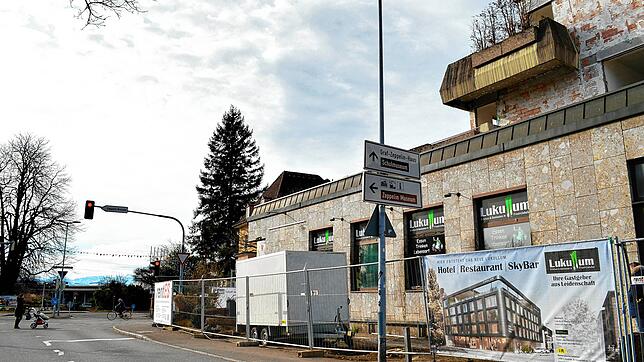 Aus dem Lukullum wird ein Hotel. Während Abriss und Neubau wird ein Teil der Olgastraße für knapp ein Jahr zur Einbahnstraße. (Archivbild)