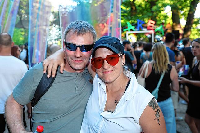 Bild 3: Konstanzer feiern bei Elektro-Liebe im Wald am Hörnle – hier gibt‘s die Bilder