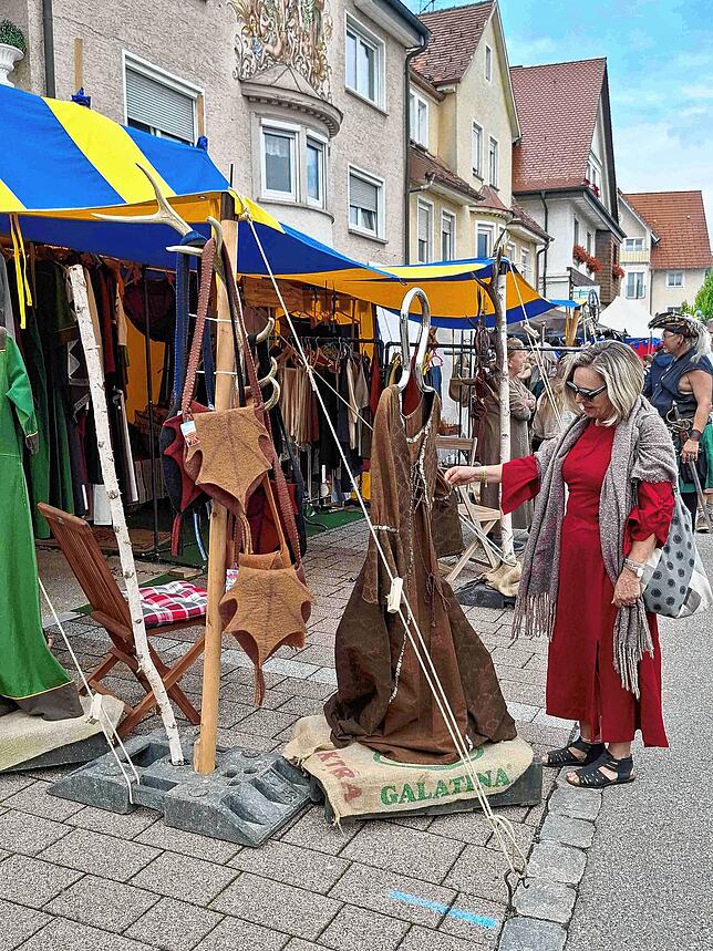 Bild 17: Mittelalter hautnah: Tausende beim 7. Stettener Spectaculum mit Rittern, Gauklern und Magiern