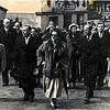 Prinz Philip (zweiter von rechts) war oft bei seiner Verwandtschaft in Langenburg zu Gast. Dieses Bild zeigt ihn am 20. April 1956 bei ...