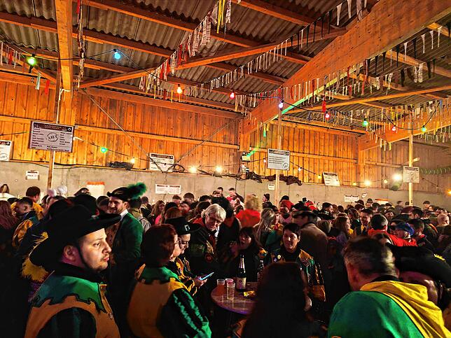 Bild 24: Sunnelöscherzunft feiert ihren 60. Geburtstag: Bilder vom großen Nachtumzug und der Geburtstagsparty