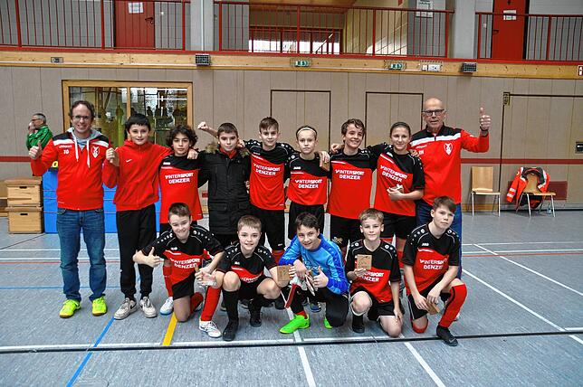 Knapp gewannen die D-Junioren des SSC Donaueschingen das Finale gegen die SG Feldberg und dürfen sich Bezirksmeister nennen.