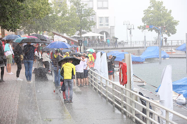 Bild 12: Das Drachenbootrennen in Bildern