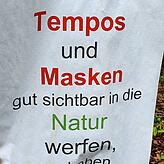Bitte um Mithilfe, Masken und Taschentücher möglichst gut sichtbar und weit gefächert zu verteilen im Wald zwischen Dettingen und ...