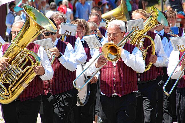 Bild 25: Dorf-Musik-Fest und Bezirksmusikfest in Menningen