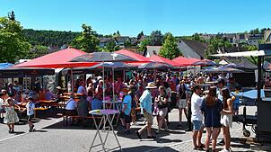 Das zweitägige Dorffest lockte auch 2022 im Juni viele Besucher nach Eigeltingen. Besonders bei gutem Wetter wird es voll auf dem ...