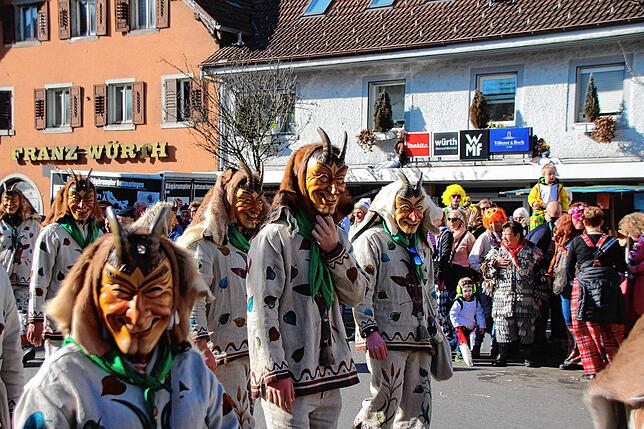 Bild 19: Bilder vom närrischen Treiben beim Treffen der Narren am Fasnachtsmontag in Stühlingen (Teil 2)