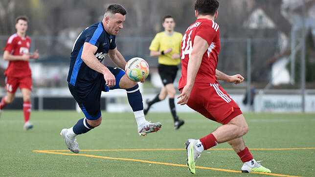 Neuzugänge: Torjäger Nexhdet Gusturanaj (links) wird künftig in der Kreisliga A statt in der Landesliga auf Torejagd gehen. Er ist einer ...
