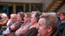 Über 100 Besucher kamen zur Auftaktveranstaltung der Bürgertischaktion ins Inzigkofener Rathaus. Themen des Abends waren die alternde ...