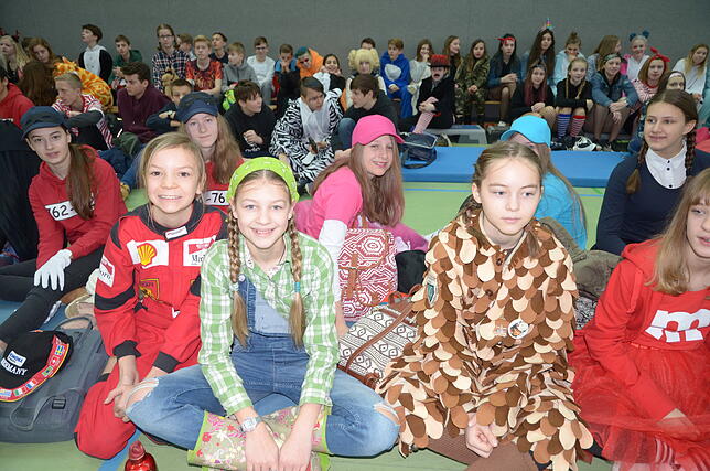 Bild 16: Bilder zur Schülerbefreiung und zum Kinderball in Markdorf