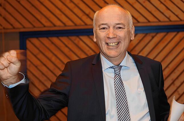 Große Freude bei Jürgen Maas nach der Verkündung des Ergebnisses.