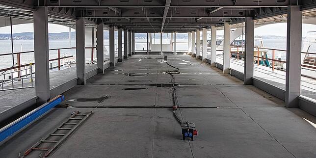 Blick in den künftigen Bereich für Passagiere: Der Innenausbau steht seit fast einem Jahr still.