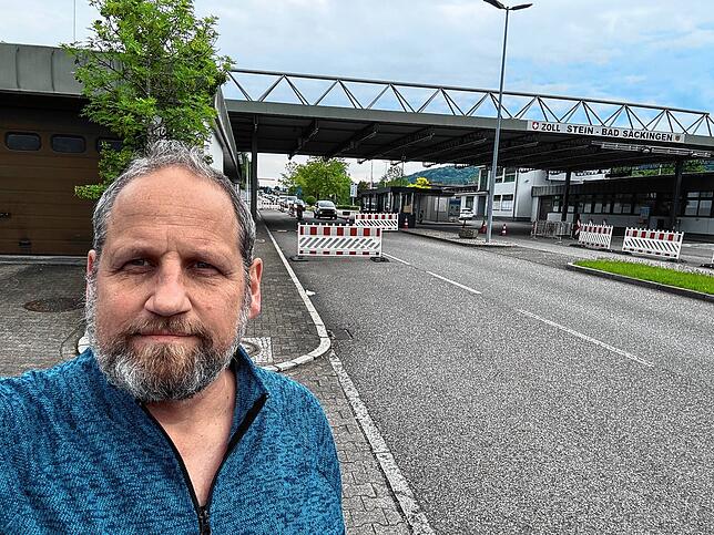 Einen ganz normalen Feierabendstau – aber keine Grenzkontrollen – erlebt SÜDKURIER-Reporter Justus Obermeyer am Donnerstagnachmittag am ...