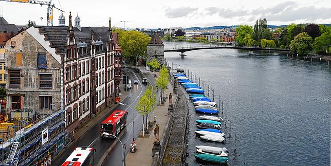 Blick vom Rheintorturm zum Pulverturm.
