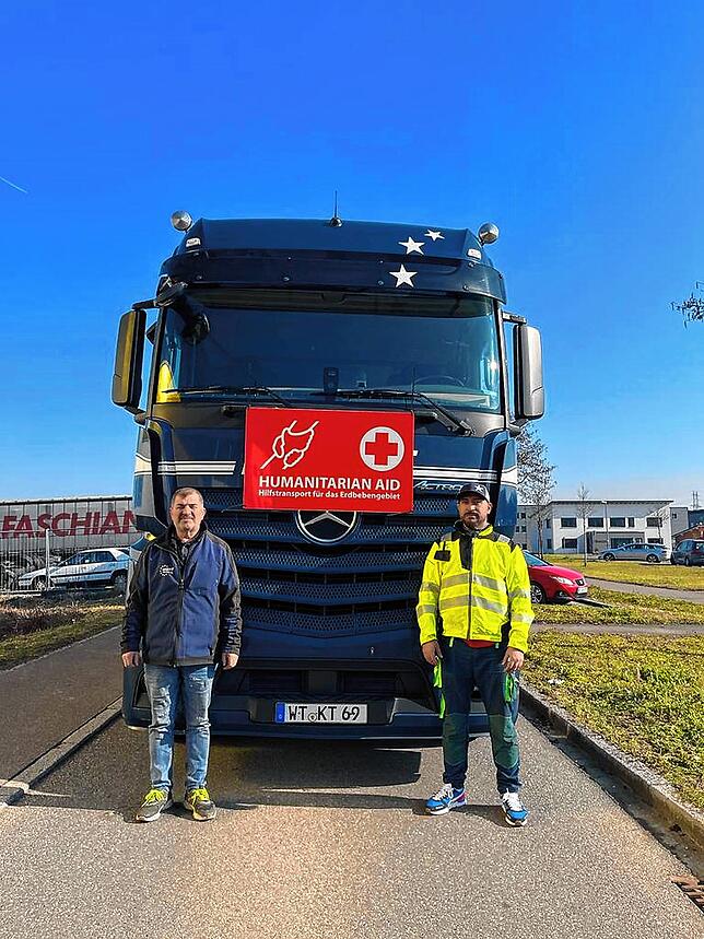 Die beiden Fahrer des Hilfstransports.