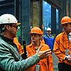 Besuch von Wirtschaftsministerin Nicole Hoffmeister-Kraut (CDU) bei der Eisengießerei Fondium in Singen (von links): Co-Geschäftsführer ...