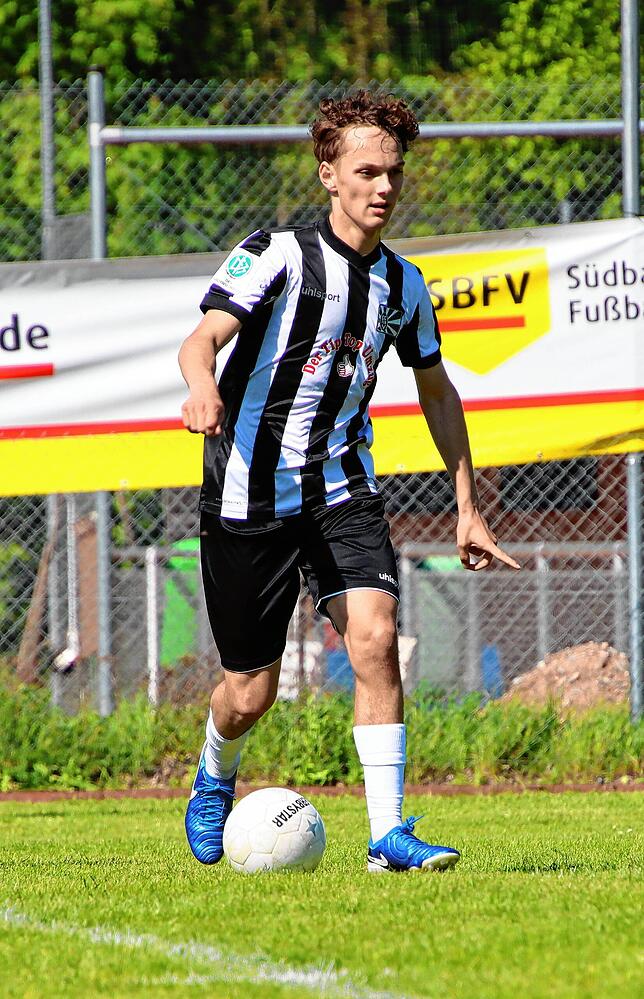 Bild 18: Triumph im SBFV-Pokal für die B-Jugend des FC 08 Villingen: Das sind unsere Bilder!