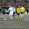 Der FC Pfaffenweiler (weiß) schlägt den SV Hölzlebruck auswärts mit 3:1 und profitiert als Dritter von den Patzern des SV Geisingen und ...