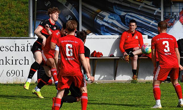 Bild 1: VfR Bad Bellingen fegt den FC Rot-Weiß Weilheim mit 9:0 vom Platz &ndash; und wir haben Bilder!