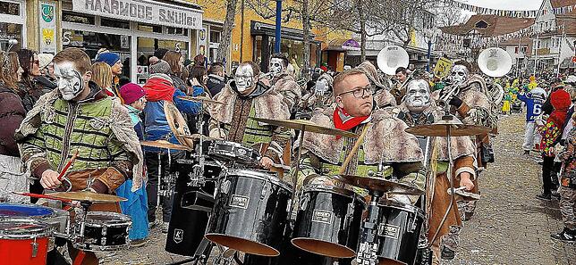 Bild 10: Der Montagsumzug in Bad Dürrheim setzt den gutgelaunten Punkt unter die diesjährige Fasnet &ndash; Teil 2