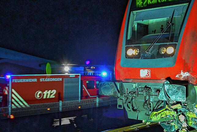 Der Triebwagen der Schwarzwaldbahn wurde stark beschädigt.