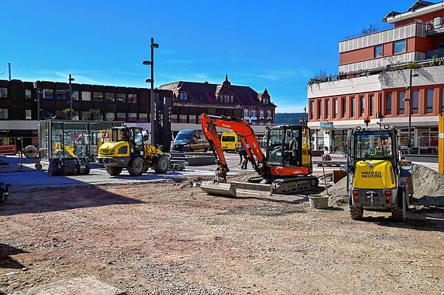 Aus dieser Perspektive sieht man, dass noch einiges zu tun ist, bis der neue Marktplatz am Samstag, 10. Mai, zusammen mit der darunter ...