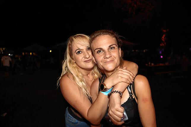 Bild 26: Elektro-Fans versammeln sich am See: Klein Venedig wird am Samstagabend zur Freiluftparty