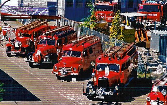 Beim Tag der offenen Tür am 21. Juni 1998 konnte man einige alte Schätzchen nochmal in Farbe bewundern.