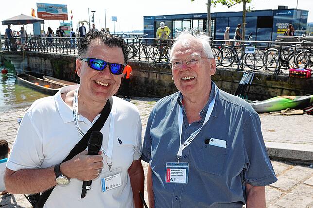 Bild 23: In der Nussschale durch den Konstanzer Trichter? Die Einbaum-Regatta lockt Besucher an (Teil 2)