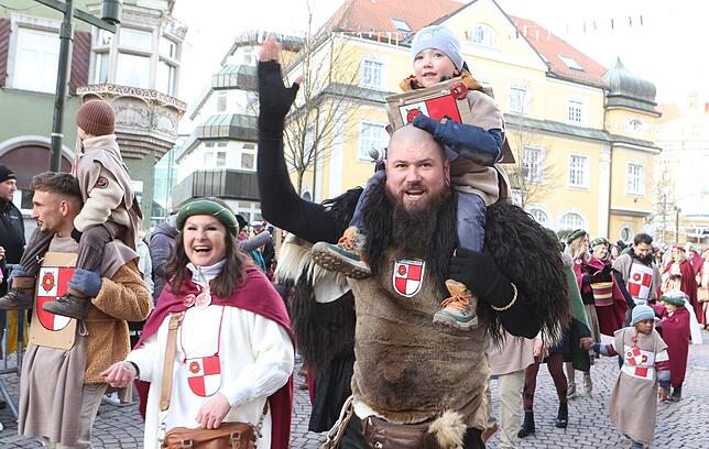 Bild 10: Schmutziger Donnerstag Donaueschingen: Kinderumzug zieht alle Blicke an – Die besten Bilder!