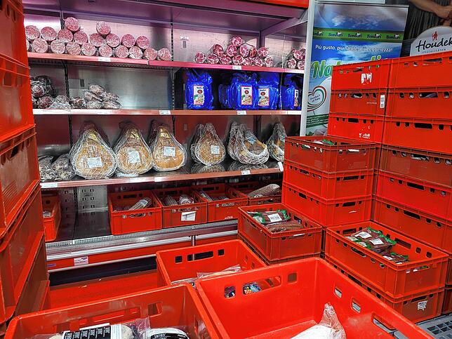 Metzgereien beziehen vom Großhandeln Fleisch und Wurst – manchmal sogar 100 Kilogramm Rindfleisch auf einmal.