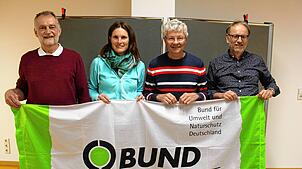 Der neue Vorstand des BUND-Regionalverbands Hochrhein (von links): Josef Burghardt-Bergér, Ulrike Gabrin, Kai Hitzfeld und Beisitzer ...