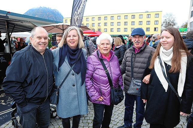 Bild 5: Trubel auf dem Rathausplatz