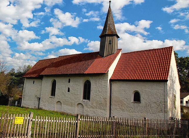 Eines der ältesten Gotteshäuser am Bodensee ist die Goldbacher Kapelle.