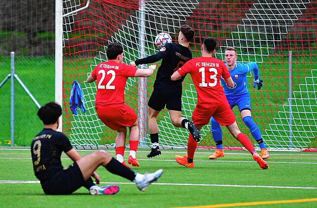 Bild 5: A-Junioren des FC Tiengen 08 unterliegen dem Offenburger FV knapp mit 1:2 &ndash; und wir haben Bilder!