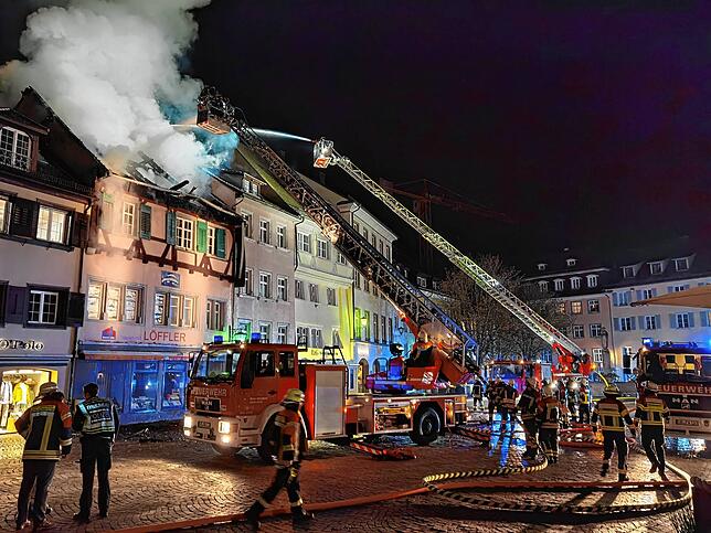 Das Feuer wurde um kurz nach 21 Uhr gemeldet.