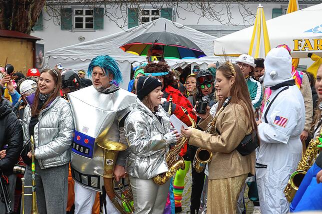 Bild 11: Fasnacht in Frickingen: So wurden die Hippies im Rathaus abgesetzt – Jetzt die besten Bilder sehen!