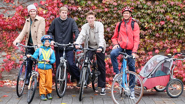 Eine Familie aus Überlingen organisiert ihren Alltag seit Jahren mit dem Fahrrad &ndash; und mit einem Leihauto, falls nötig. Auch in ...