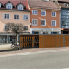 So könnte eine Sharing-Garage für E-Bikes und Lastenräder mit Auflademöglichkeit in der Stockacher Oberstadt, vor dem alten Forstamt ...