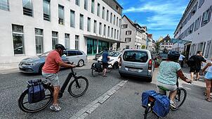 So ähnlich wie hier im August 2024 sah es am Parkhaus West auch an den ersten sonnigen Wochenenden dieses Jahres wieder aus. Foto: ...