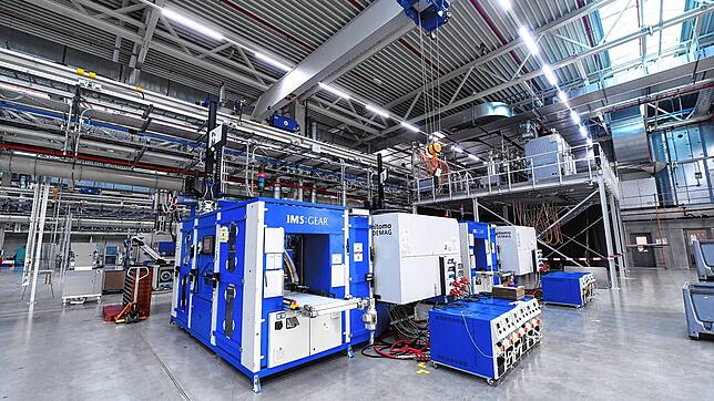 IMS Gear &ndash; im Bild ein Blick in einen Produktionsbereich &ndash; setzt die an seinen deutschen Standorten in Donaueschingen, ...