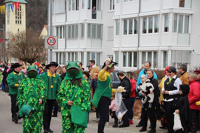 Die Aktivitäten am und um den Fasnet-Sonntag gehören bei den Wutöschinger Fröschen zu den Jahreshöhepunkten. Am Fasnetsonntags-Umzug ...