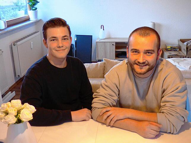 Vor einem Jahr – im November 2023 – trifft sich der SÜDKURIER zum ersten Mal mit den Brüdern Oskar (links) und Felix Müller in Wittenhofen.
