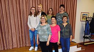 Der Vorstand, vorne v.l. Kerstin Gampp, Sabine Isele und Michaela Gänswein. Hinten v.l. Ursula Grüdl, Jana Kalt, Angelika Hilpert und ...