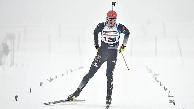 Pech im Nebel: Skijäger Fabian Kaskel vom SC Todtnau wurde im Biathlon-Zentrum am Notschrei wegen zwei Schießfehler lediglich Vierter ...