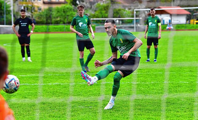 Bild 25: SV Herten setzt sich mit 4:2 bei der SG FC Wehr/Brennet durch &ndash; und wir haben Bilder!