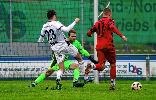 Bild 31: Acht Tore im Duell zwischen FV Walbertsweiler und SV Deggenhausertal. Wir haben die besten Bilder!