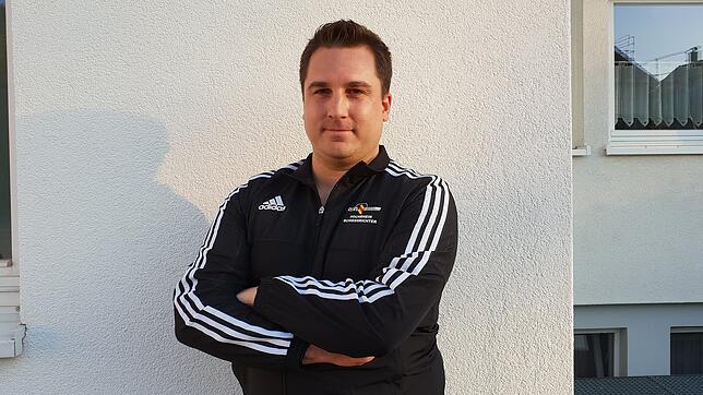 Markus Metzger vor seiner Wohnung in Bad Säckingen. Die Vorfälle am Wochenende haben ein Nachspiel, als Schiedsrichter aufhören möchte ...