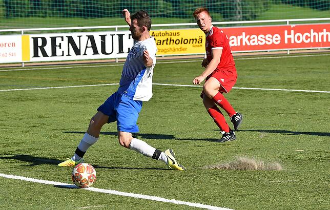 Bild 21: FC RW Weilheim rettet sich dank eines 11:2-Sieges gegen die Spvgg. Brennet-Öflingen &ndash; und wir haben Bilder!